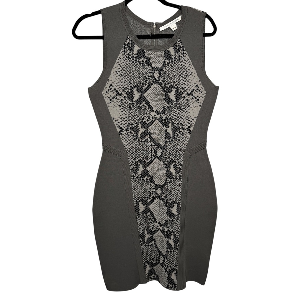 Diane von Furstenberg python franca dress Bodycon style exposed back zip‎ Medium